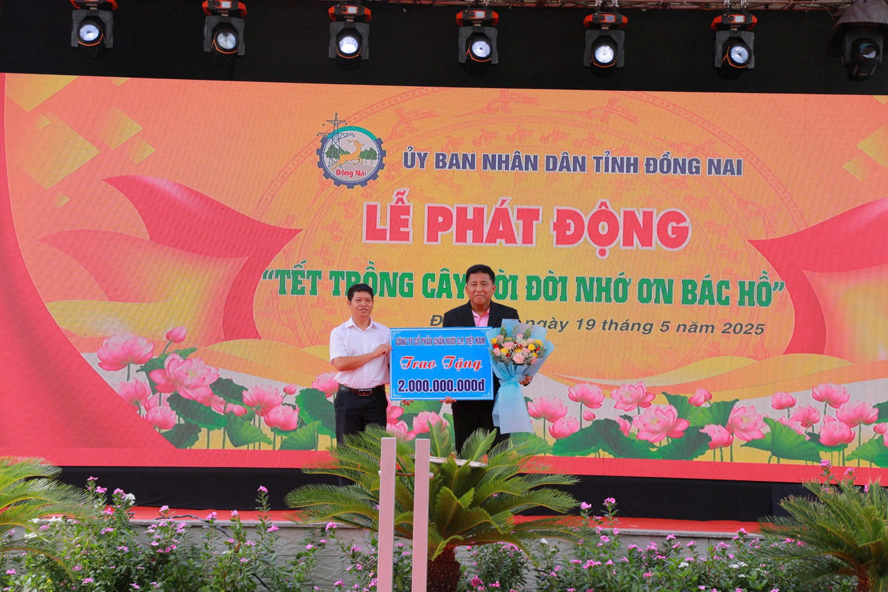 C.P. Việt Nam được tuyên dương vì những đóng góp về môi trường và phục hồi rừng tại Đồng Nai và Bến Tre