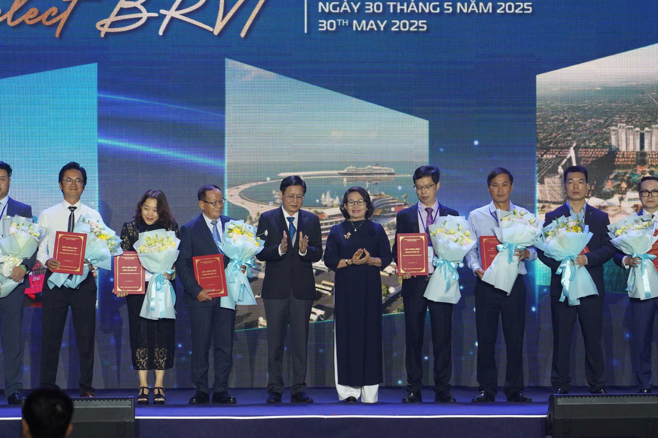 Bà Rịa - Vũng Tàu trao chứng nhận đầu tư cho 53 dự án, vốn hơn 71.000 tỉ đồng và 1 tỉ USD