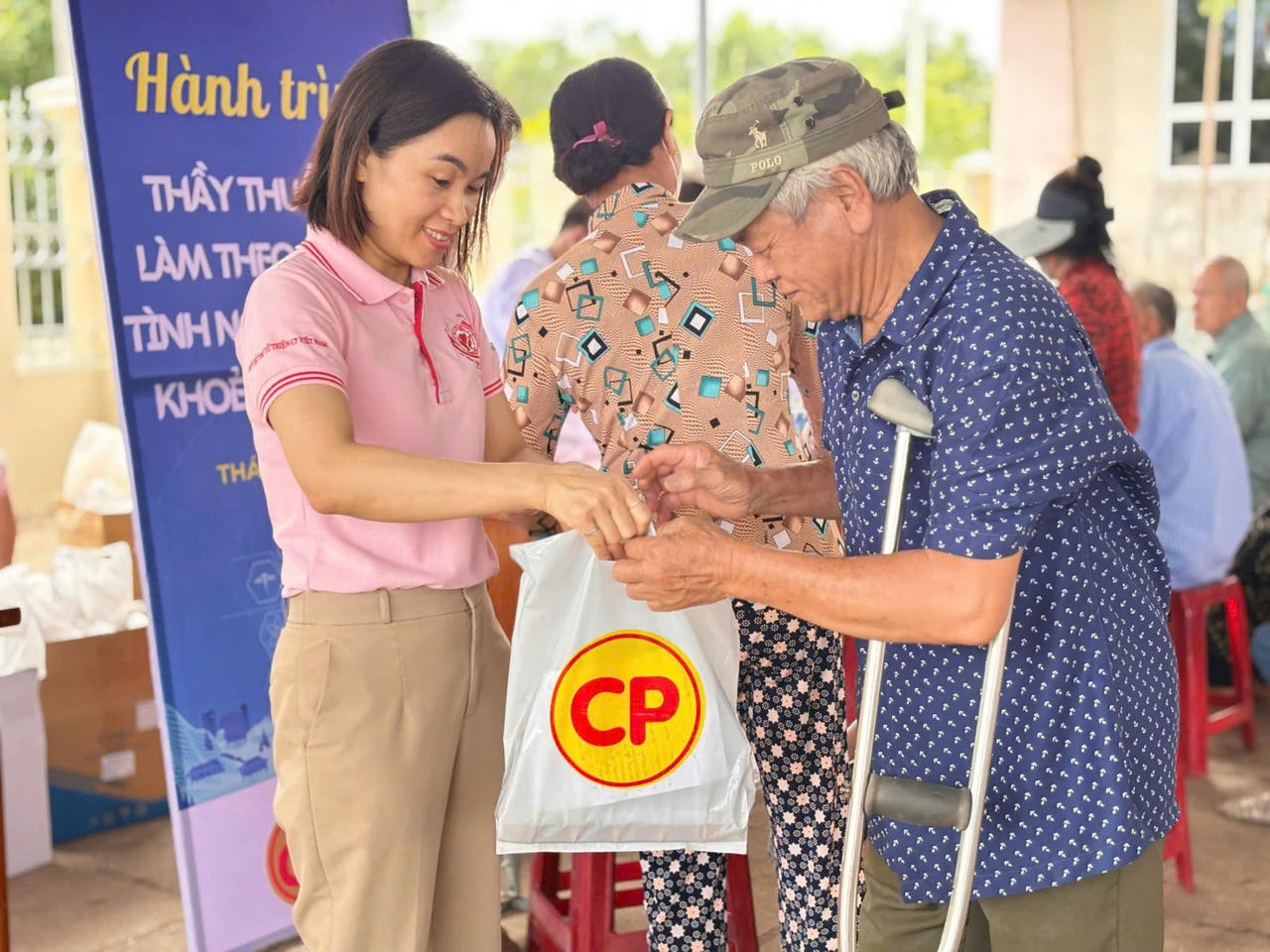 “Hành trình thầy thuốc trẻ, tình nguyện vì sức khỏe cộng đồng 2025” đến với 8 tỉnh, thành