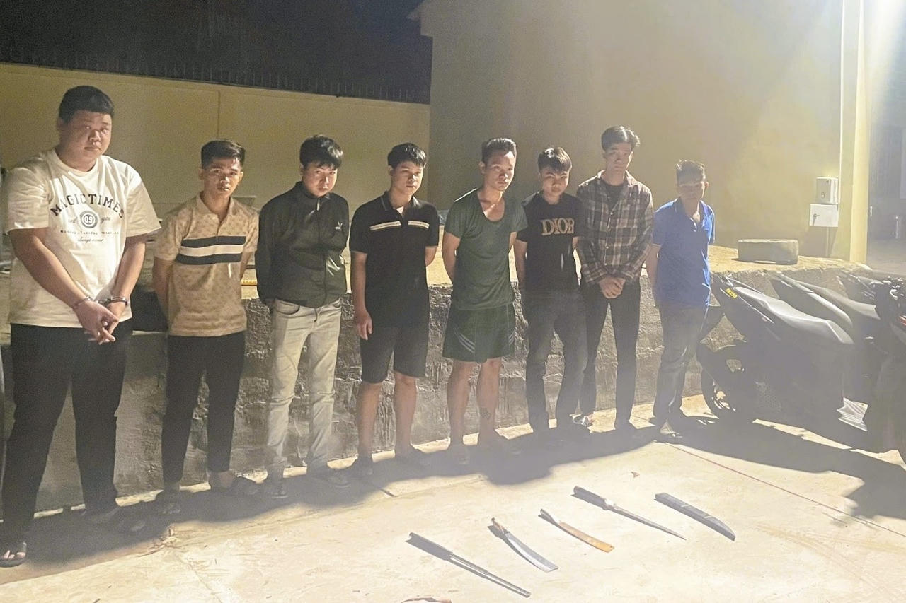 Bắt giữ 8 đối tượng mang hung khí gây rối trật tự công cộng ở Đồng Nai