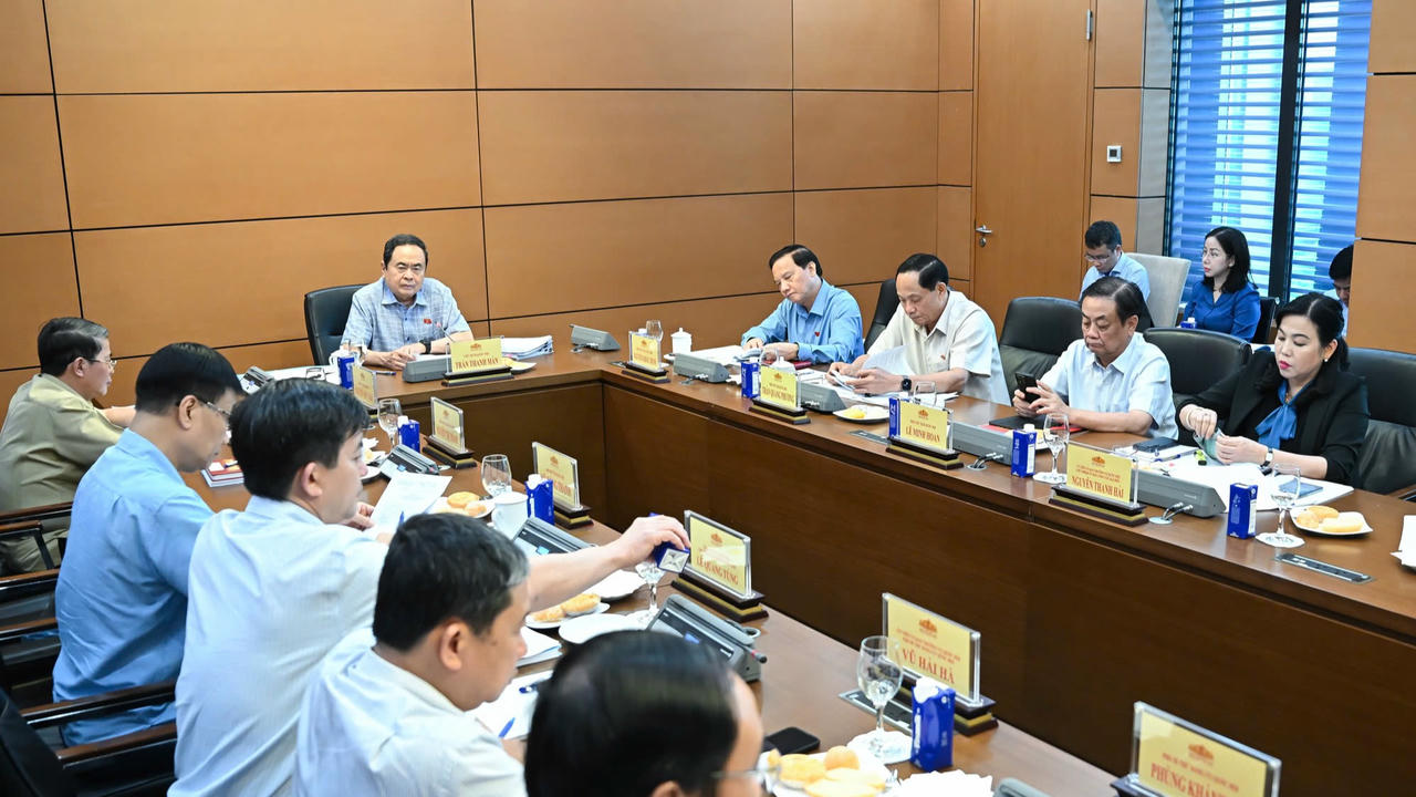 Chuẩn bị thật tốt cho việc tổ chức Đại hội Đảng bộ Quốc hội lần thứ Nhất Chuẩn bị thật tốt cho việc tổ chức Đại hội Đảng bộ Quốc hội lần thứ Nhất