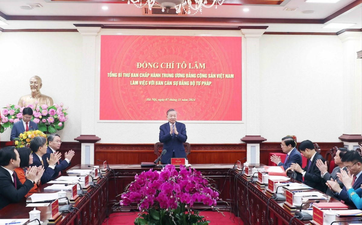 Tổng Bí thư Tô Lâm làm việc với Ban Cán sự Đảng Bộ Tư pháp ngày 7/11/2024. Ảnh: Thống Nhất/TTXVN