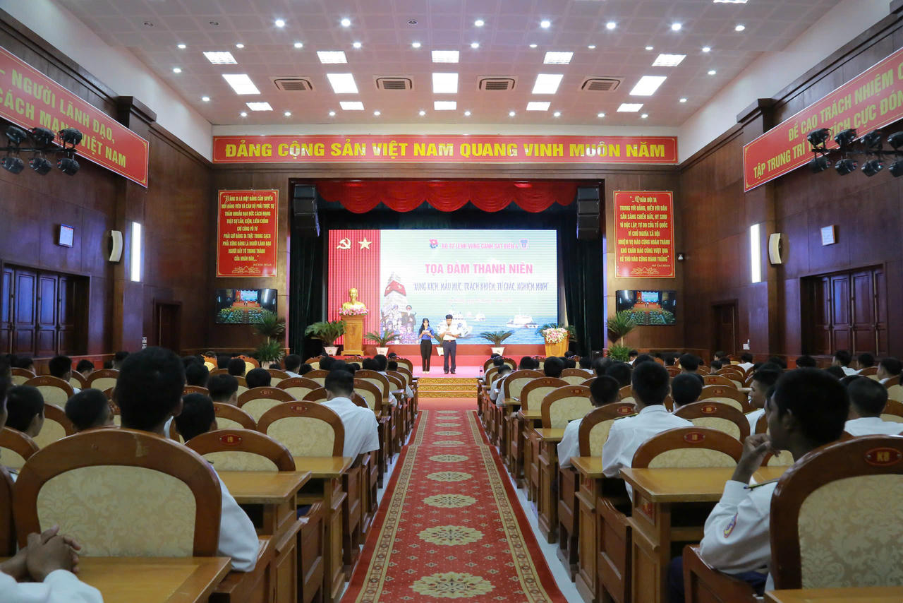 Quang cảnh buổi tọa đàm