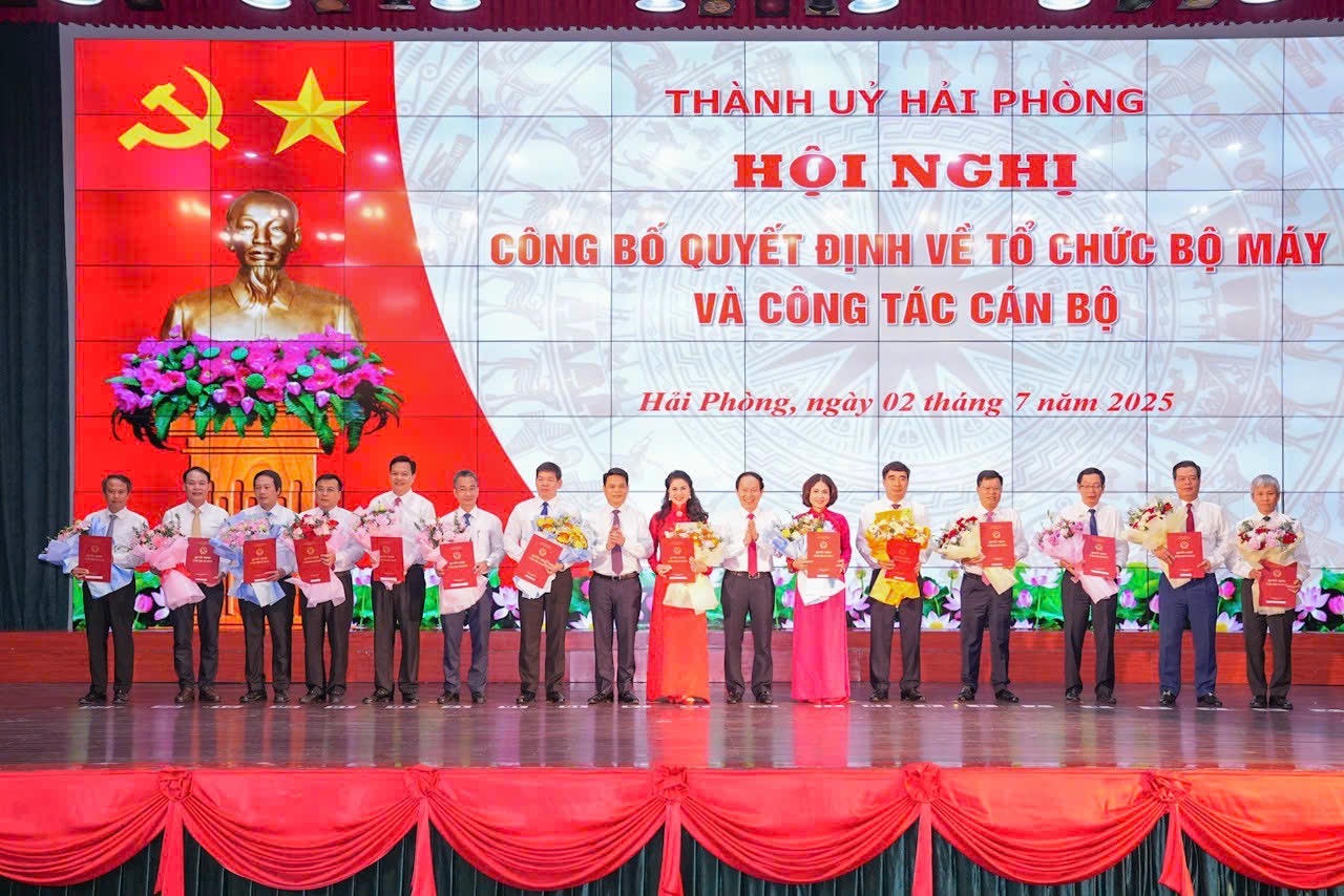 

















Lãnh đạo TP trao quyết định
bổ nhiệm lãnh đạo các Ban, sở, ngành




















Lãnh đạo TP trao quyết định
bổ nhiệm lãnh đạo các Ban, sở, ngành





















Lãnh đạo TP trao quyết định
bổ nhiệm lãnh đạo các Ban, sở, ngành.




