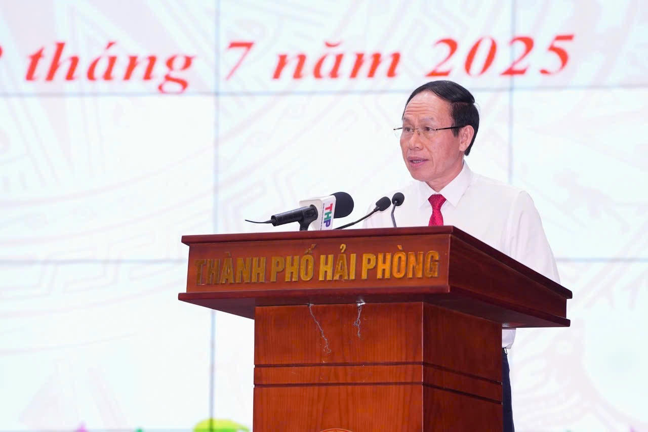 
Bí thư Thành uỷ Lê Tiến Châu phát biểu tại Hội nghị. 
















Bí thư Thành uỷ Hải Phòng Lê Tiến Châu phát biểu tại hội nghị



