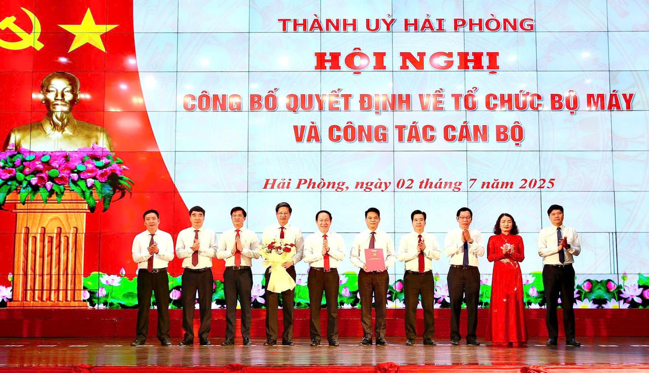 Ông Lê Ngọc Châu, Phó Bí thư Thành ủy, Chủ tịch UBND thành phố là Bí thư Đảng ủy UBND thành phố.