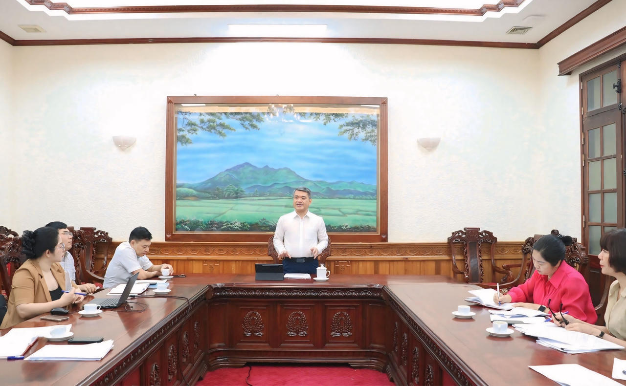 Thứ trưởng Nguyễn Thanh Tú làm việc với các đơn vị.