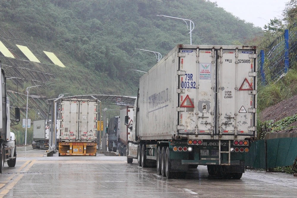 6 tháng đầu năm 2025, cán cân thương mại thặng dư gần 7,2 tỷ USD