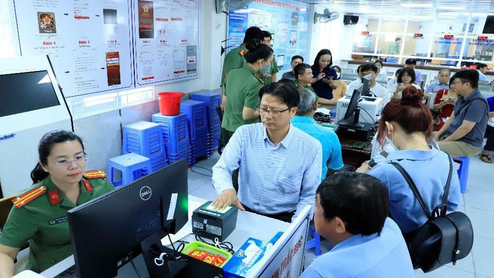 Chiến dịch cấp tài khoản định danh mức độ 2 cho người nước ngoài tại Việt Nam:
Hiệu quả từ tinh thần làm việc tận tụy của Công an Đồng Nai
