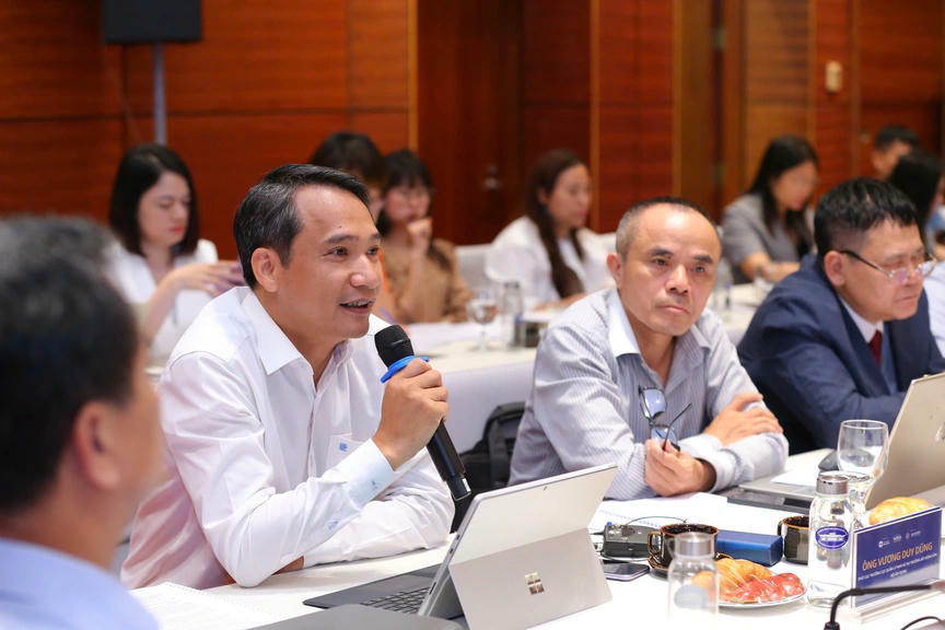 Ông Vương Duy Dũng, Phó Cục trưởng Cục Quản lý nhà và thị trường bất động sản (Bộ Xây dựng) chia sẻ tại buổi Hội thảo.