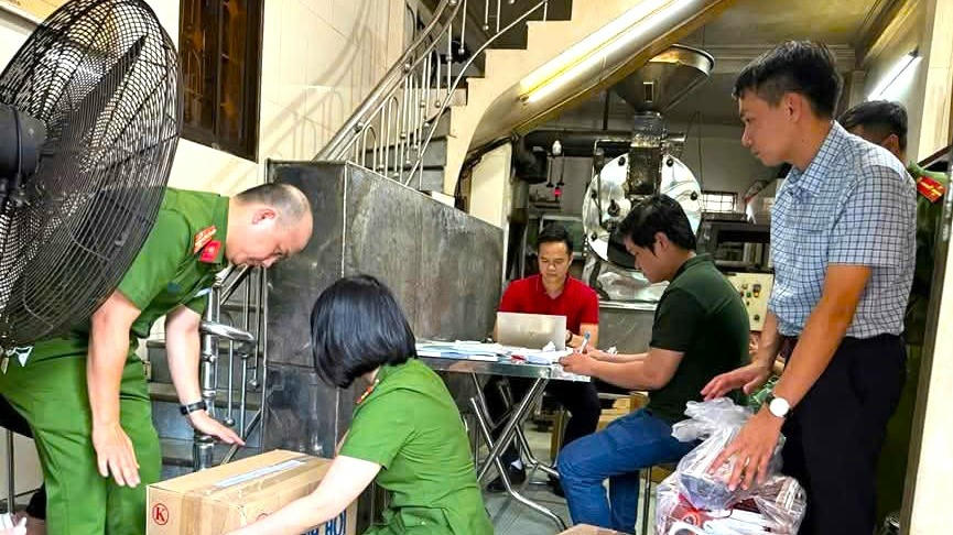 TP Huế: Kiên quyết triệt xóa nạn buôn bán hàng giả, hàng nhái