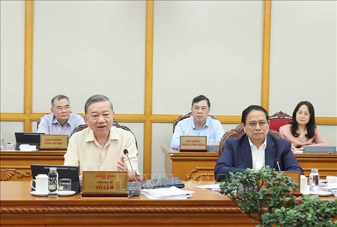 Tổng Bí thư nhấn mạnh, tăng cường kiểm tra, nắm tình hình để kịp thời giải quyết, tháo gỡ khó khăn, vướng mắc cho cấp xã khi vận hành bộ máy mới - Ảnh: TTXVN