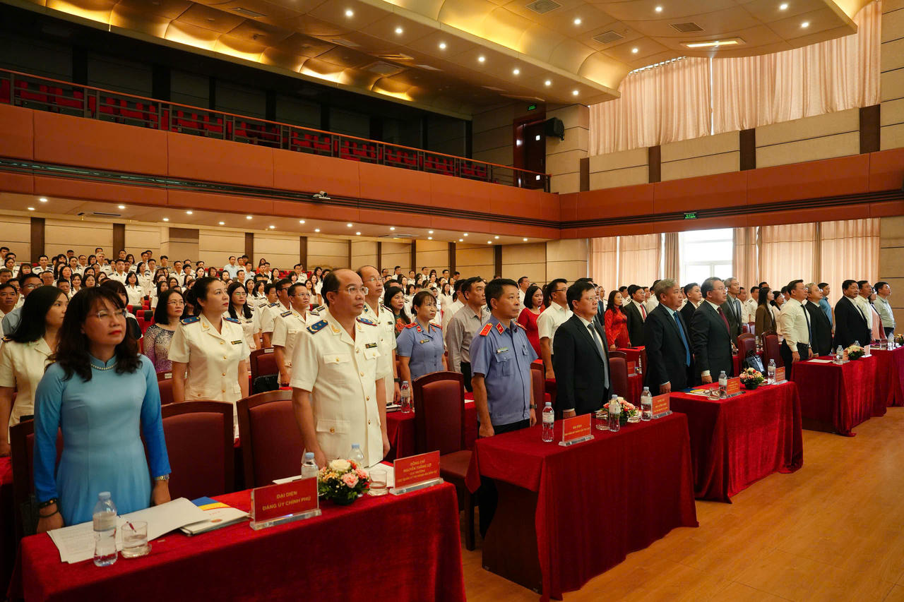 Các đại biểu tham dự buổi Lễ.