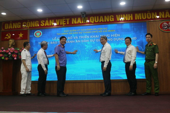 Tiie63n khai thực hiện thông báo thi hành án dân sự quan ứng dụng VNeID