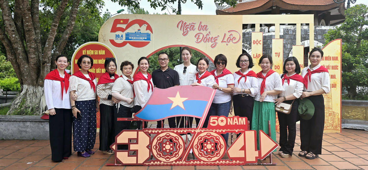 Chúng tôi thấy mình bé nhỏ giữa đất trời miền Trung