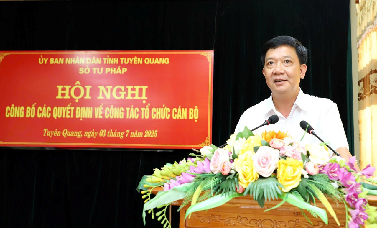Ông Nguyễn Khánh Lâm, Giám đốc Sở Tư pháp tỉnh Tuyên Quang phát biểu tại buổi lễ