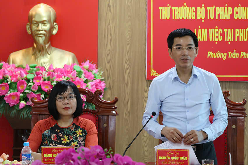 Ông Nguyễn Quốc Tuấn-Giám đốc Sở Tư pháp Hà Tĩnh phát biểu tại buổi làm việc. Ảnh: Hữu Anh