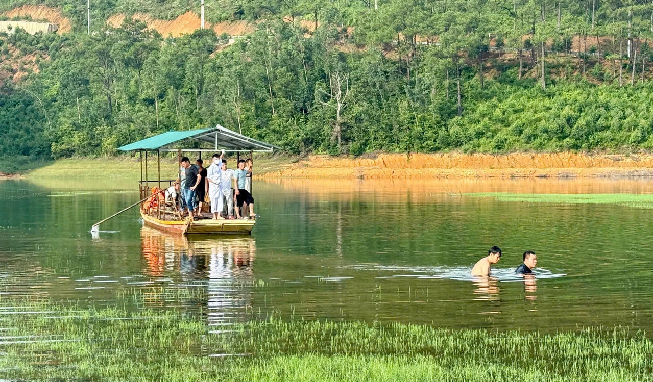 Hai vợ chồng tử vong khi dạo đêm khu vực cấm