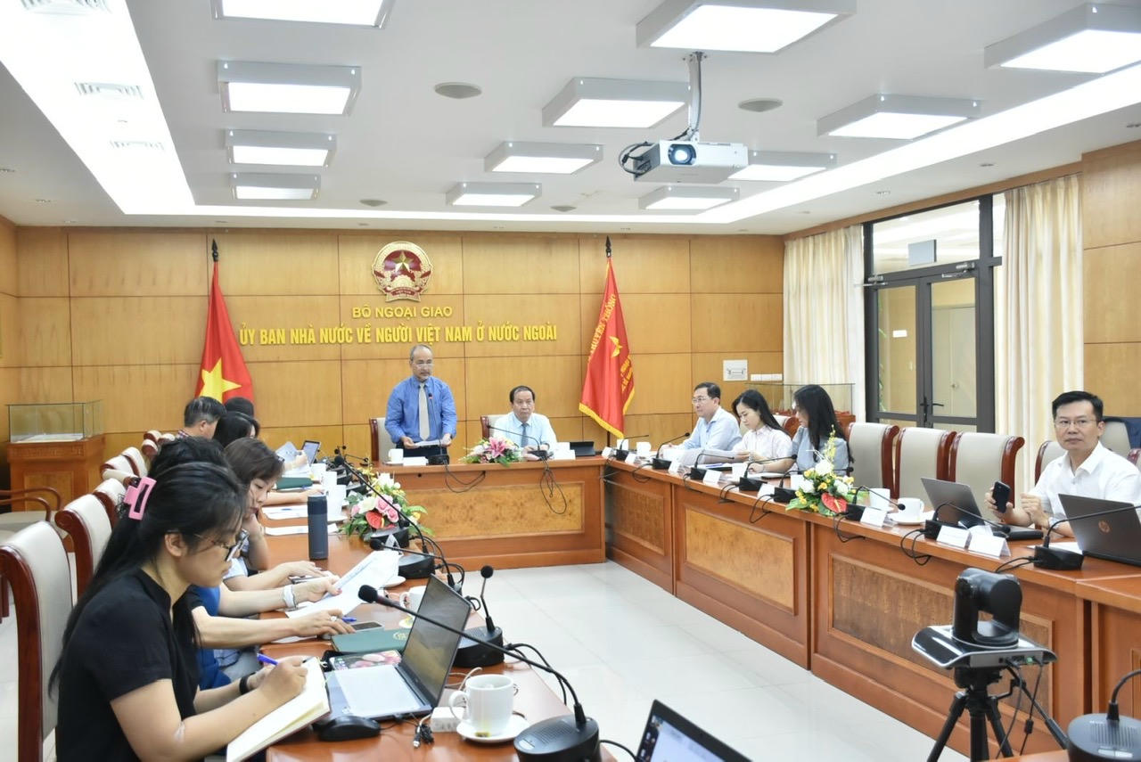 Phổ biến, giải đáp pháp luật cho người Việt Nam tại Hàn Quốc Phổ biến, giải đáp pháp luật cho người Việt Nam tại Hàn Quốc