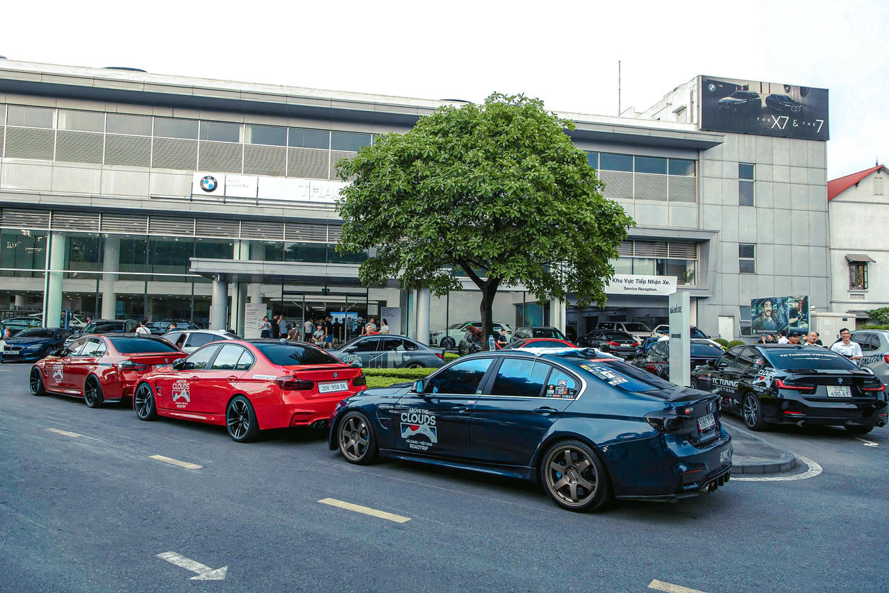 Đoàn xe xuất phát từ BMW Long Biên (Hà Nội), băng qua Thái Nguyên, Bắc Kạn và chinh phục cao nguyên đá Hà Giang.