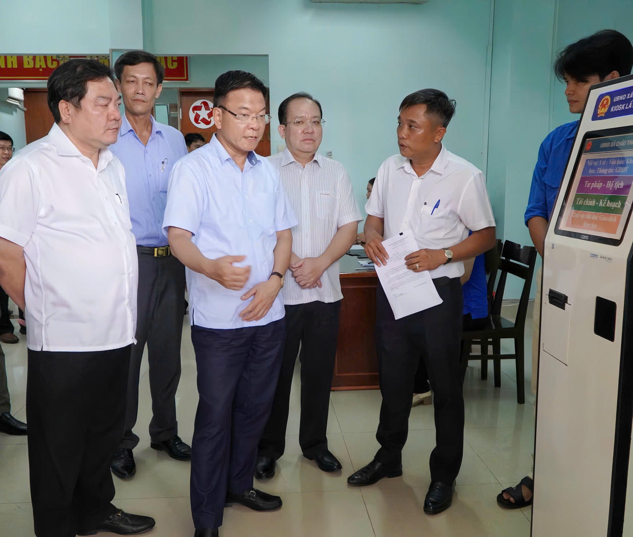 Phó Thủ tướng Lê Thành Long kiểm tra cơ sở vật chất tại xã Châu Thành