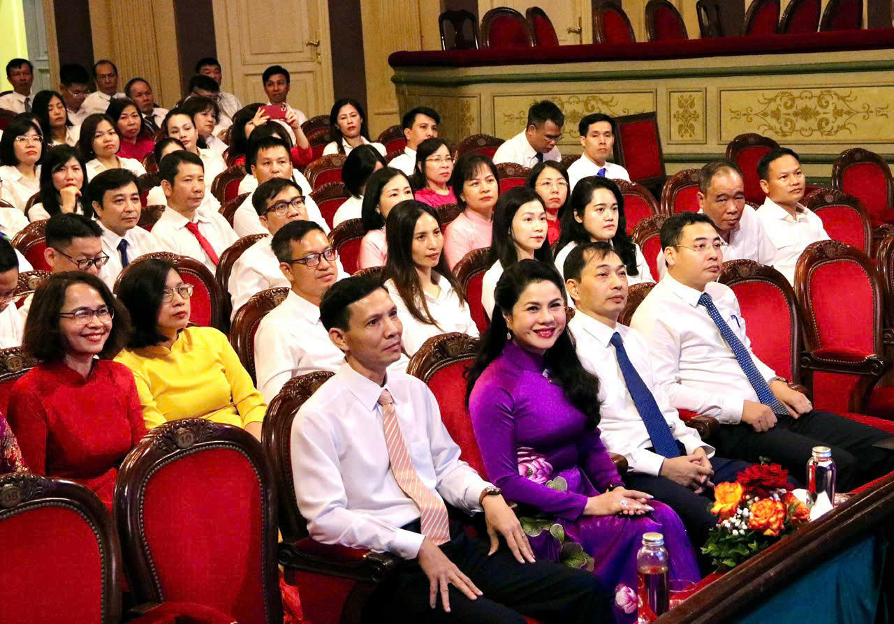 Các đại biểu tham dự Hội nghị