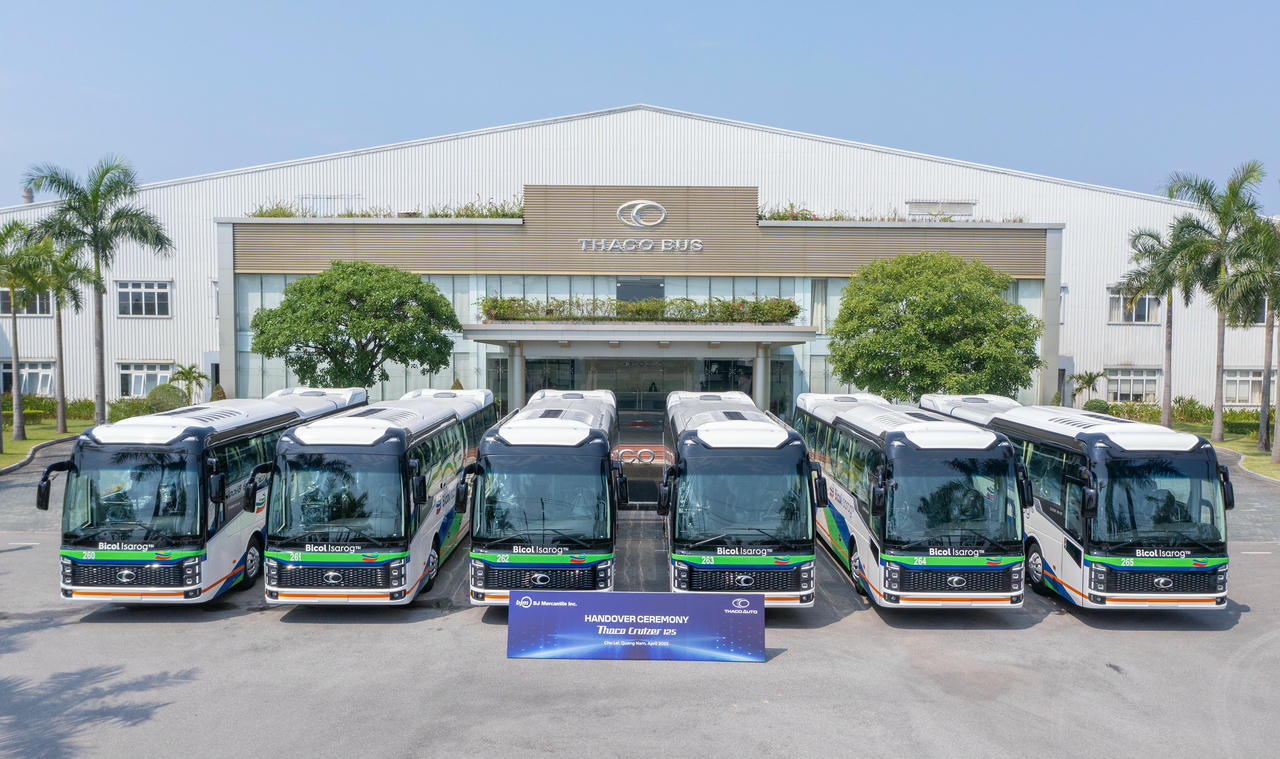 Lô xe bus ghế ngồi THACO Cruizer 125 xuất khẩu sang Philippines