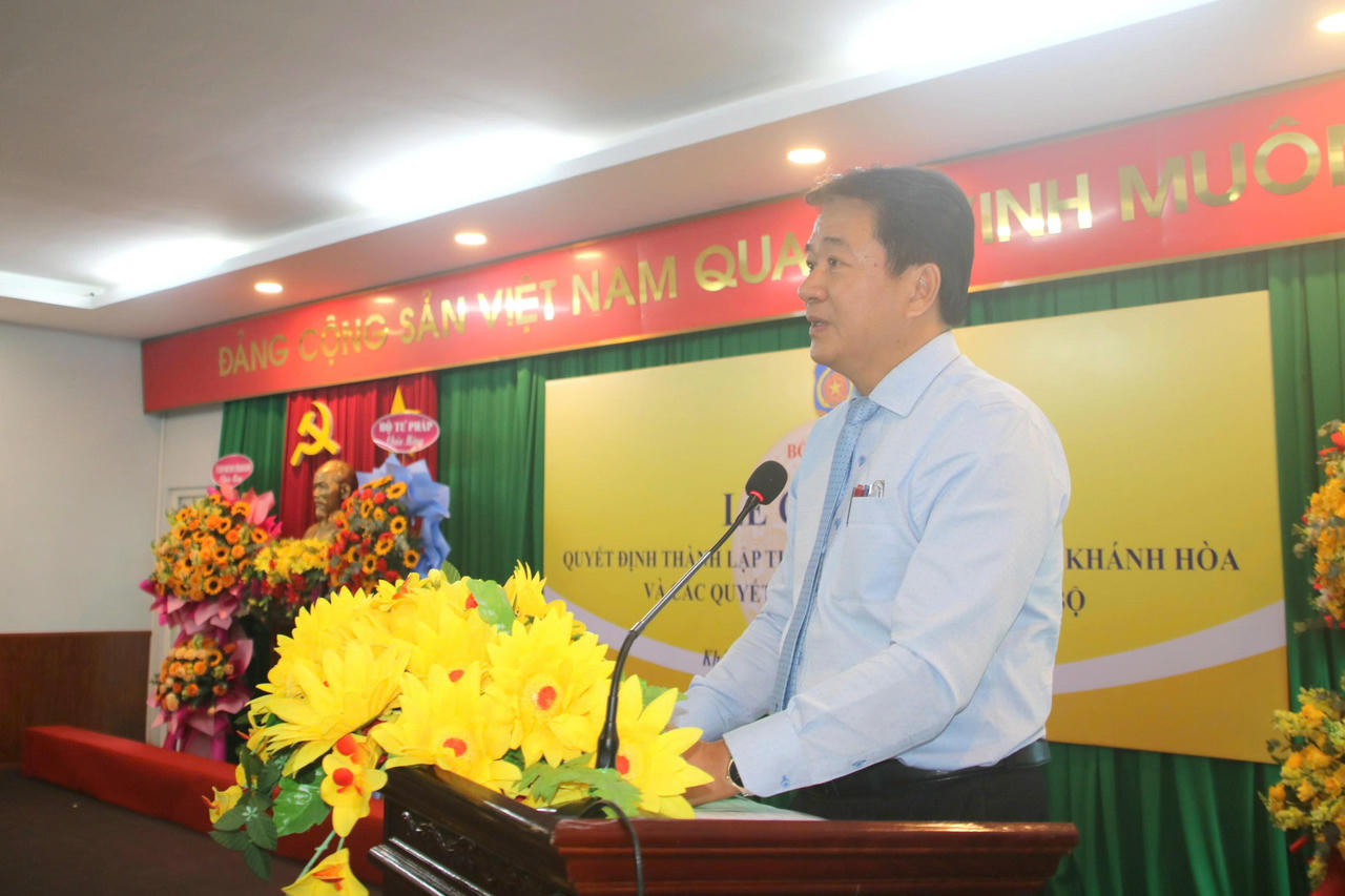 Phó Chủ tịch UBND tỉnh Khánh Hòa Nguyễn Long Biên phát biểu tại buổi lễ.
