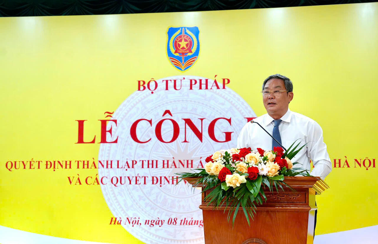 Ông Lê Hồng Sơn, Phó chủ tịch Thường trực UBND TP. Hà Nội phát biểu tại buổi Lễ.