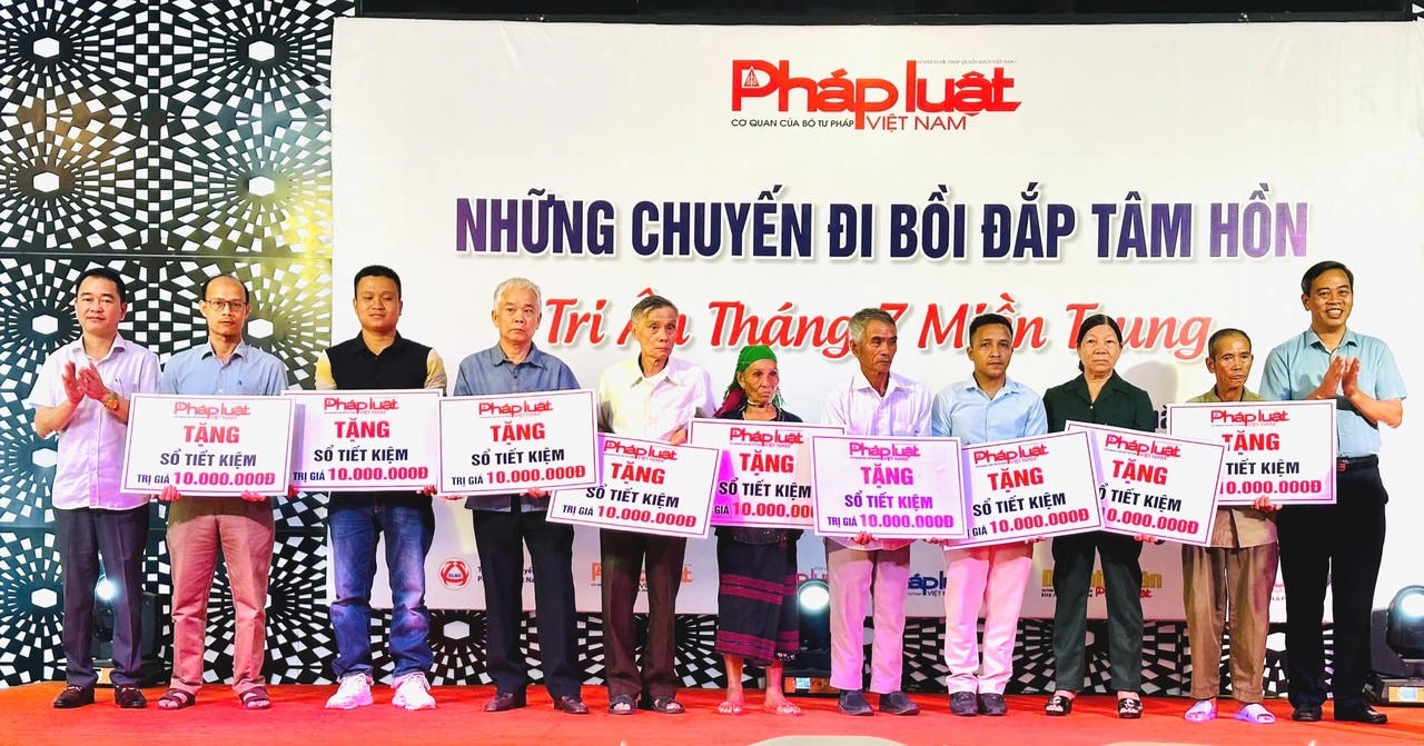 Những sự hỗ trợ được trao tận tay các hoàn cảnh nghèo khó trong “Những chuyến đi bồi đắp tâm hồn”.