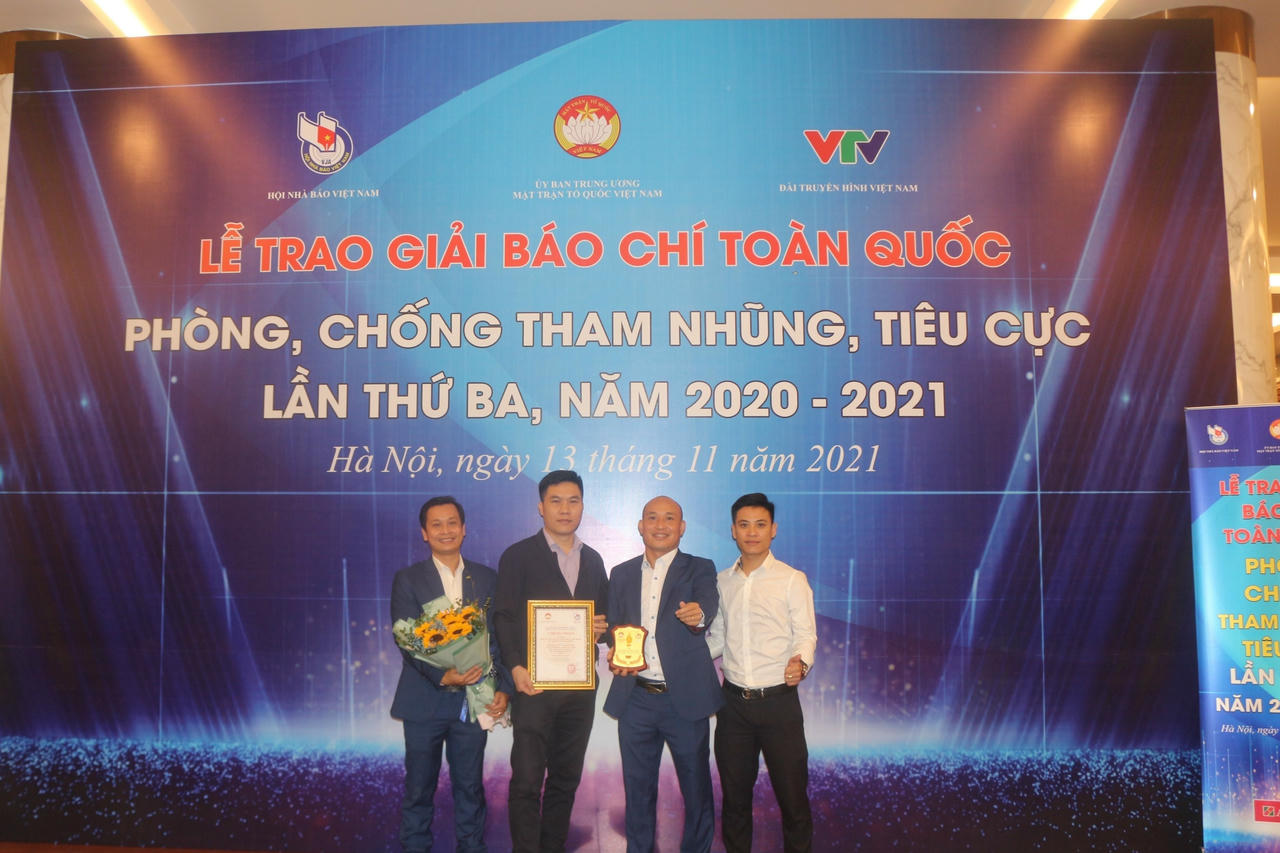 Hành trình giải án oan giết người và Giải báo chí Phòng chống tham nhũng, tiêu cực
