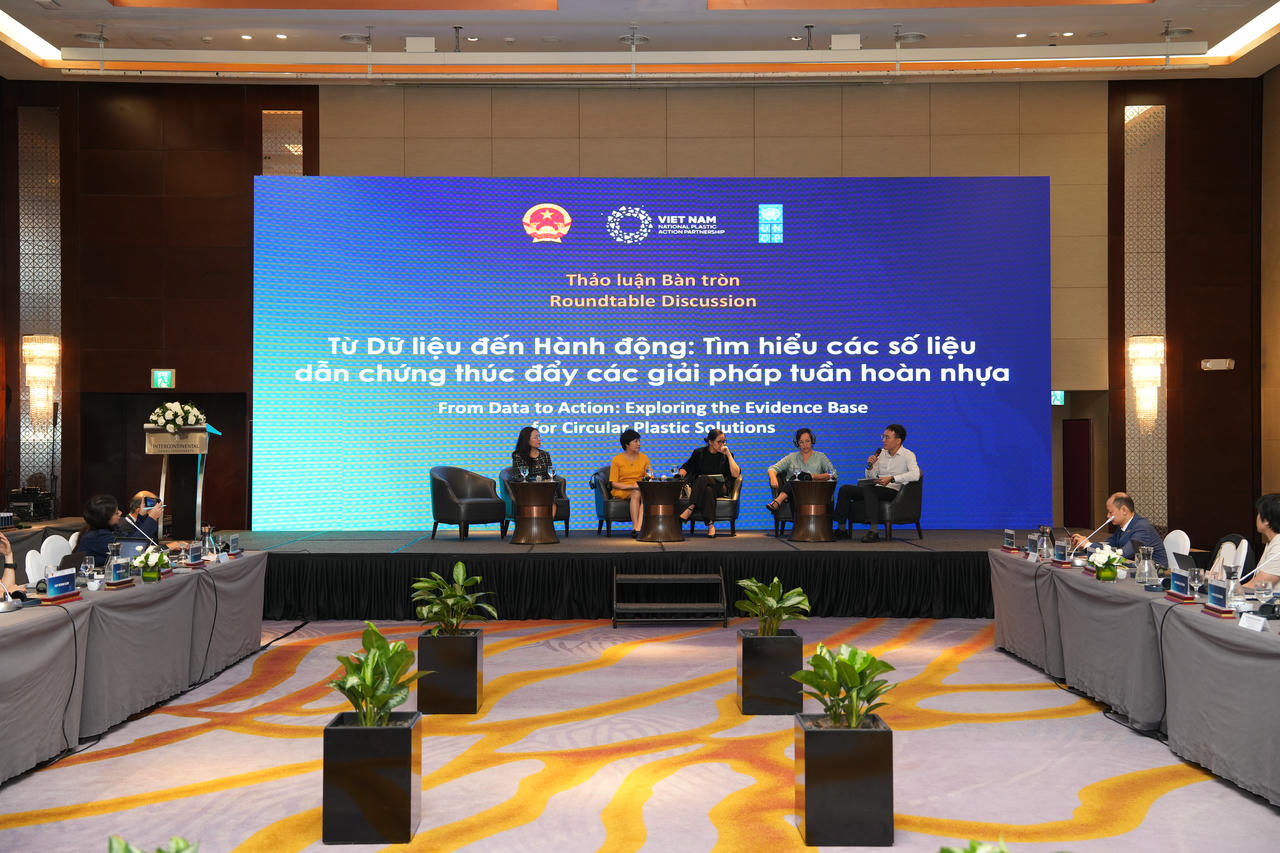 Các diễn giả tham gia thảo luận bàn tròn tại Hội thảo. (Ảnh: BTC)