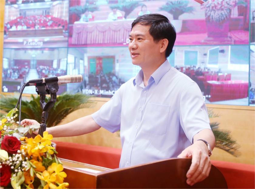 Ông Vũ Quyết Tiến - Phó Bí thư Tỉnh ủy Quảng Ninh, đã làm rõ những nội dung cử tri quan tâm thuộc thẩm quyền của cấp tỉnh trong quá trình triển khai các nghị quyết mới và sắp xếp đơn vị hành chính. 