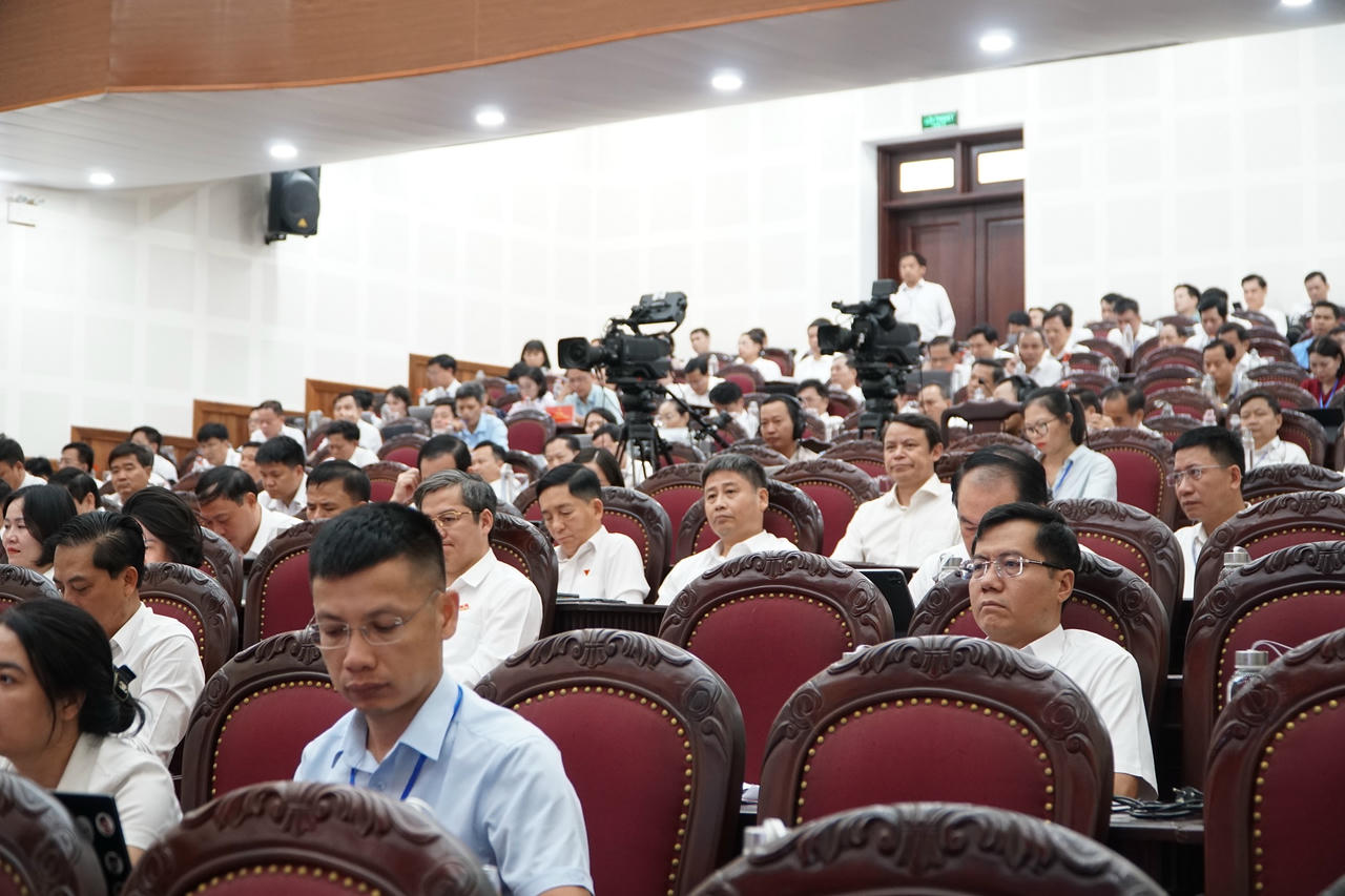 Các đại biểu tham dự cuộc họp