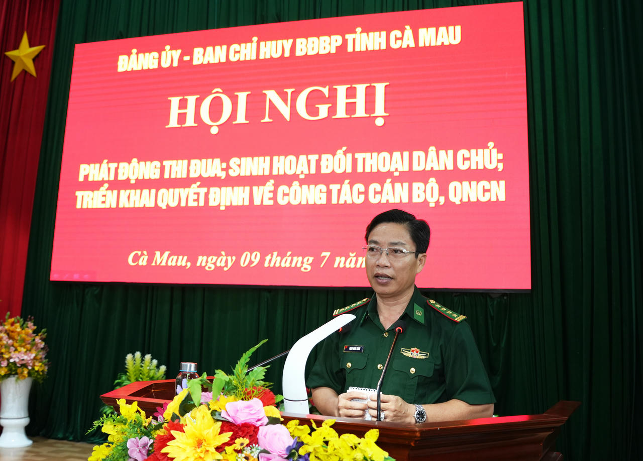 Đại tá Phạm Minh Giang - Tỉnh ủy viên, Bí thư Đảng ủy, Chính ủy Ban Chỉ BĐBP tỉnh Cà Mau phát biểu tại buổi phát động.