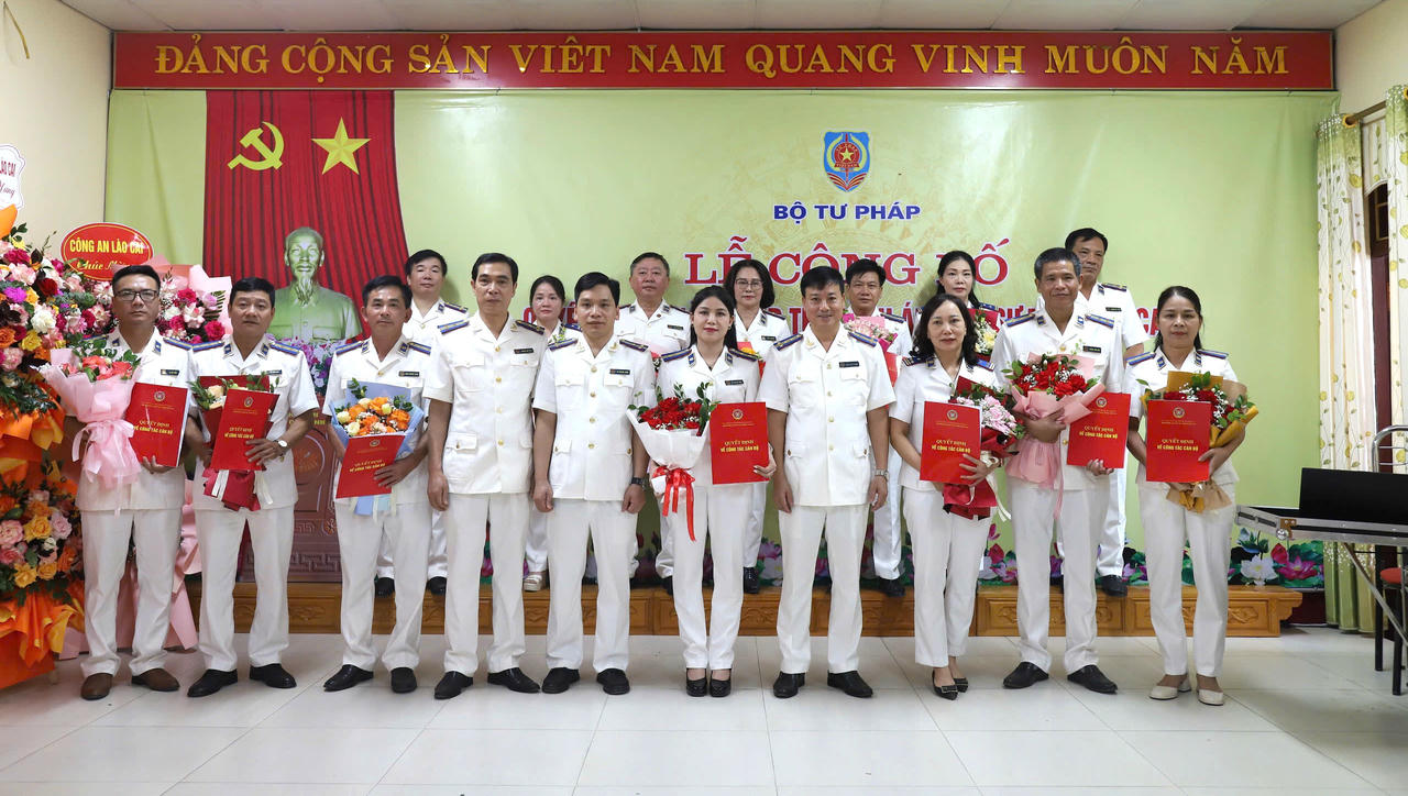 Cũng tại buổi lễ, THADS tỉnh Lào Cai cũng đã công bố các quyết định bổ nhiệm lãnh đạo 5 phòng chuyên môn và 9 phòng THADS khu vực.