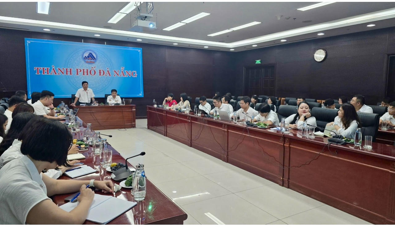 Toàn cảnh buổi chia sẻ thực tiễn sắp xếp bộ máy địa phương của đại diện Thành phố Đà Nẵng với học viên lớp Cao cấp Lý luận chính trị K75.A20.