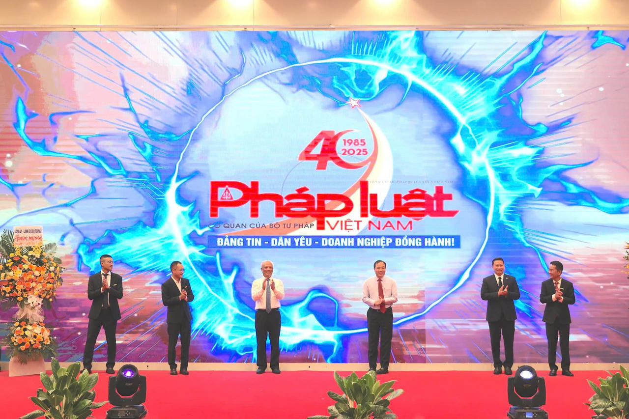 Ra mắt Toà soạn Hội tụ của Báo Pháp luật Việt Nam tại kỷ niệm 40 năm ngày Báo phát hành số đầu tiên.