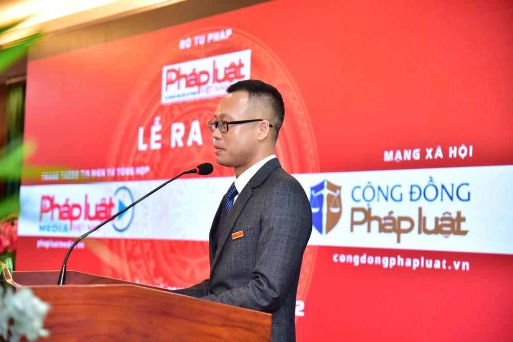 Phó Tổng biên tập Trần Ngọc Hà – tại buổi lễ ra mắt Pháp luật
Media và mạng xã hội Cộng đồng Pháp luật (tiền thân của Ban Truyền thông
Đa phương tiện).