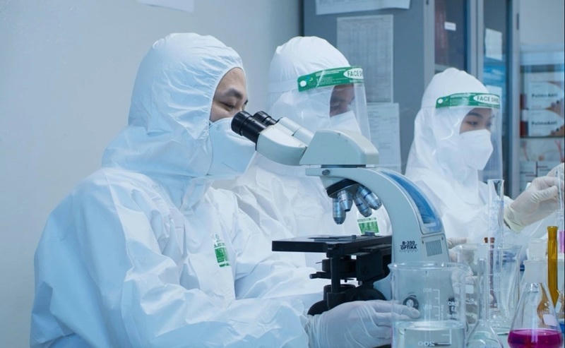 Đội ngũ nghiên cứu tại nhà máy đạt tiêu chuẩn quốc tế GMP của VPO Pharco.