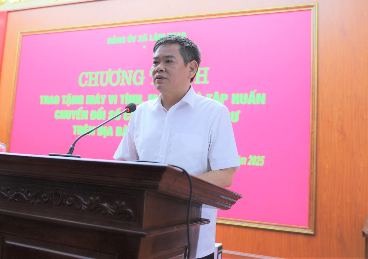 Supe Lâm Thao tặng thiết bị công nghệ hỗ trợ xã Lâm Thao chuyển đổi số