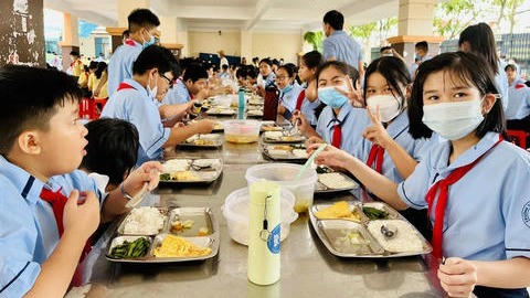 Hà Nội chi 3.000 tỉ đồng hỗ trợ bữa ăn bán trú cho học sinh