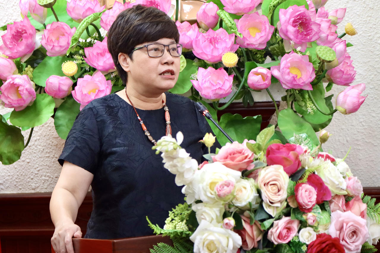 Bà Phạm Thị Kim Anh, Phó Cục trường Cục Hành chính tư pháp phát biểu đáp từ.