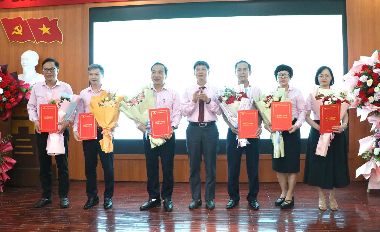 Lễ thành lập Chi nhánh NHCSXH tỉnh Thái Nguyên (mới).