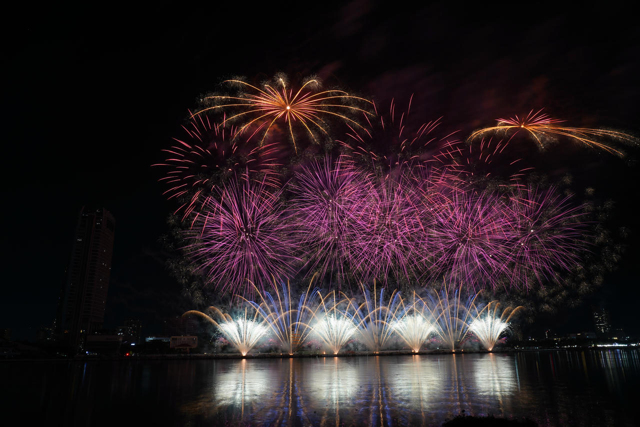 Chung kết DIFF 2025: Sông Hàn bùng nổ với màn pháo hoa đỉnh cao của đội vô địch từ Trung Quốc 