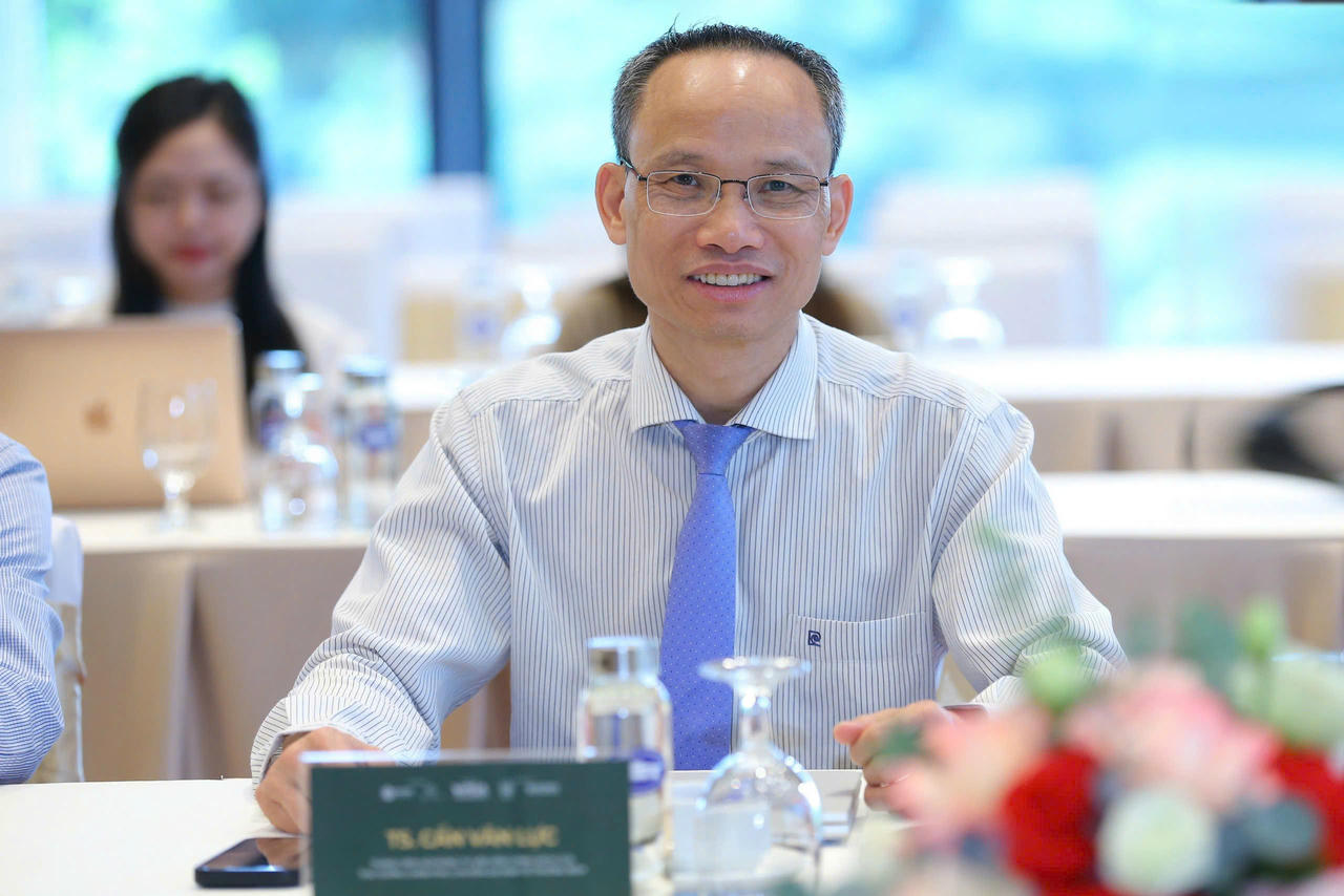 TS. Cấn Văn Lực, Thành viên Hội đồng tư vấn chính sách của Thủ tướng Chính phủ, Chuyên gia Kinh tế trưởng BIDV