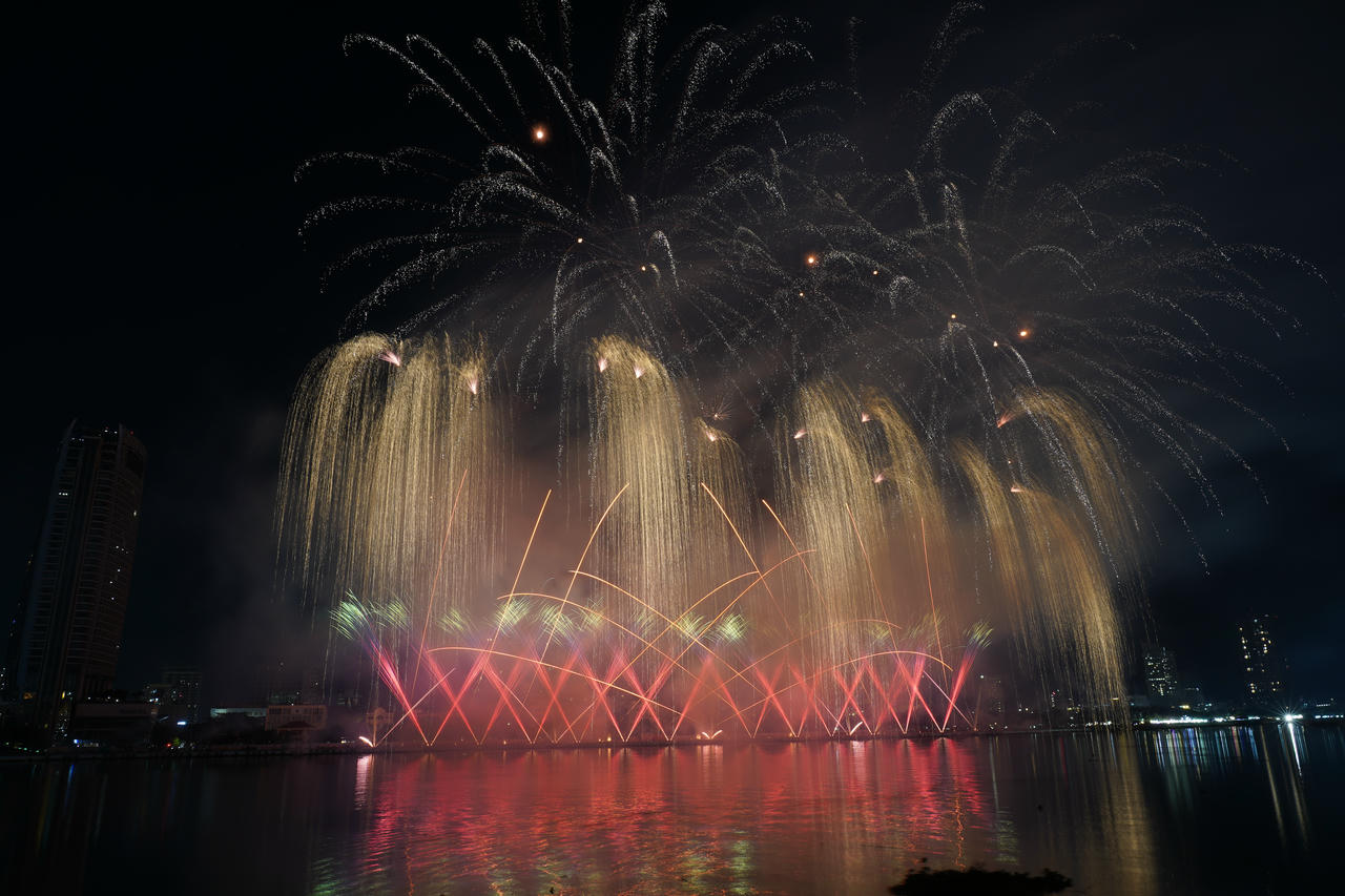 Pháo hoa Việt Nam cho thấy không thua kém bất cứ cường quốc pháo hoa nào