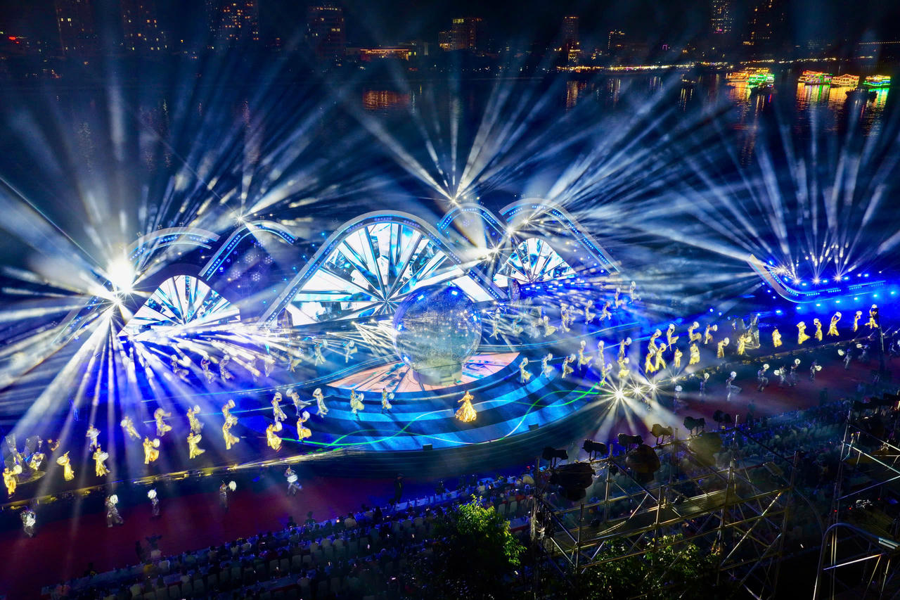 Chung kết DIFF 2025: Sông Hàn bùng nổ với màn pháo hoa đỉnh cao của đội vô địch từ Trung Quốc 