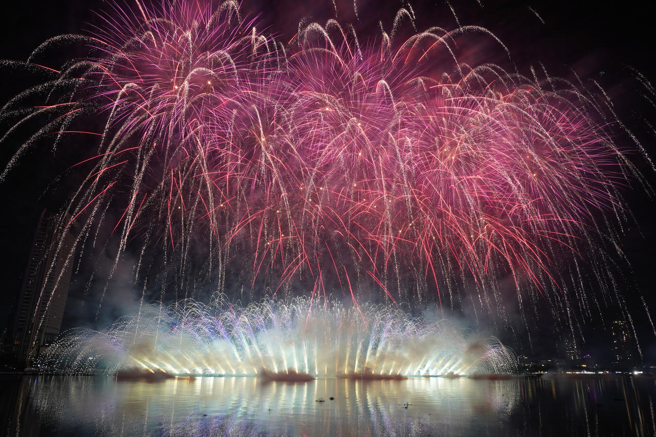 Chung kết DIFF 2025: Sông Hàn bùng nổ với màn pháo hoa đỉnh cao của đội vô địch từ Trung Quốc 