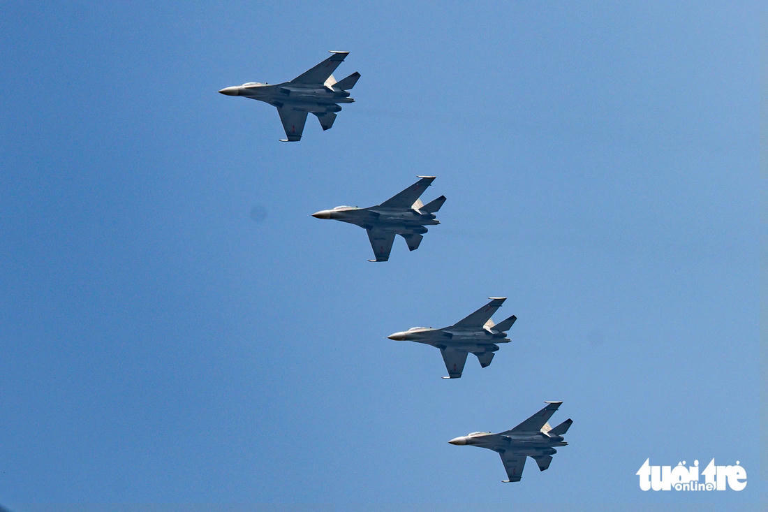Dàn tiêm kích Su-30MK2 sẵn sàng cho lễ diễu binh 2/9
